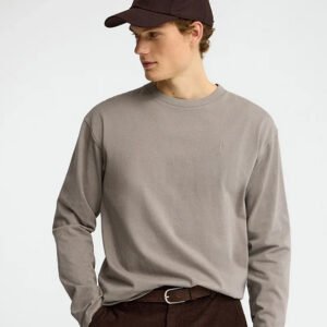 Taupe-colored t-shirt with a relaxed fit and Rigby Go embroidery